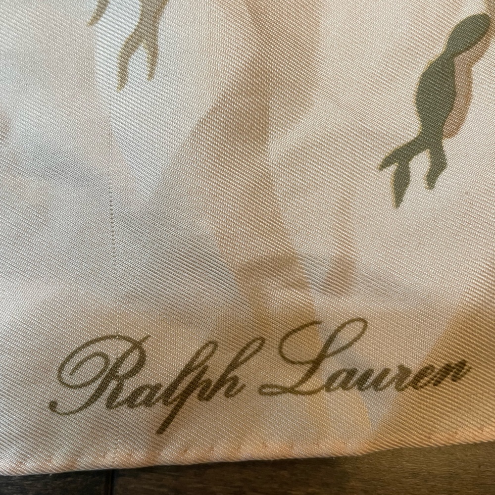 RALPH LAUREN
Beautiful Floral Square Scarf… - Picture 3 of 5